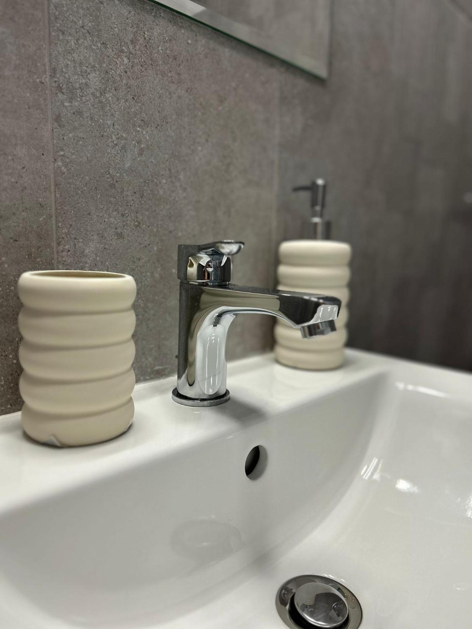 Summit Stay Apartment Бухарест Экстерьер фото
