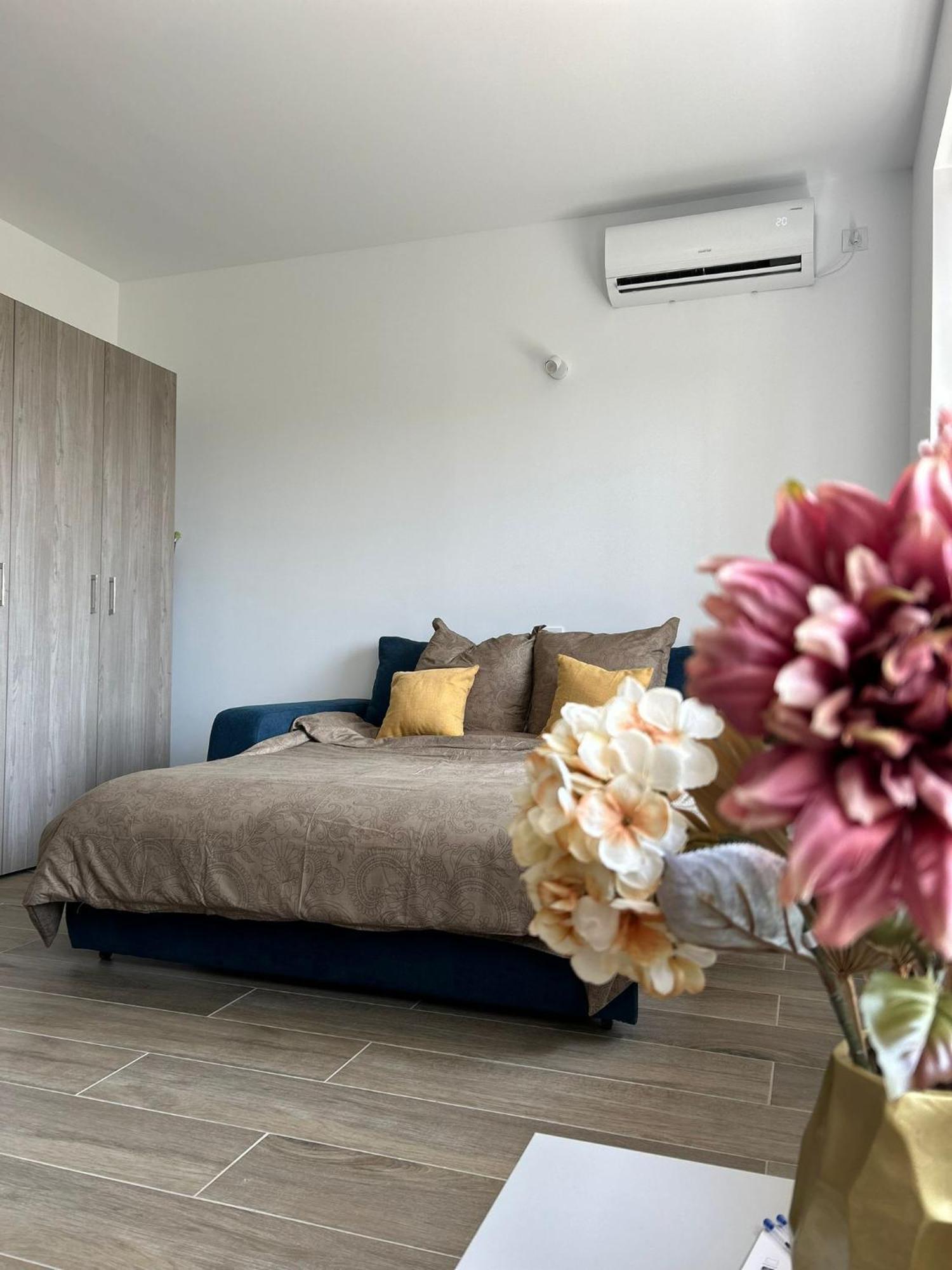 Summit Stay Apartment Бухарест Экстерьер фото